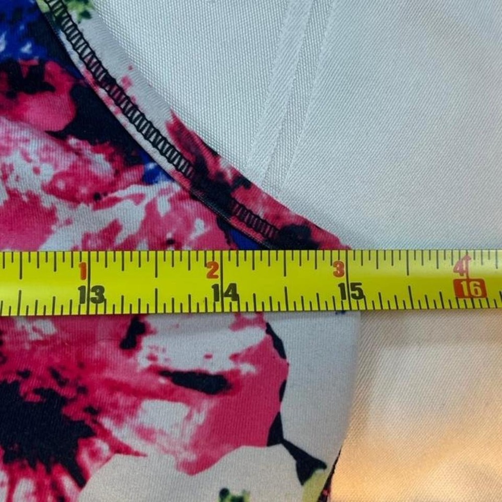GapFit Multicolor Sports Bra Size Medium - Picture 3 of 6